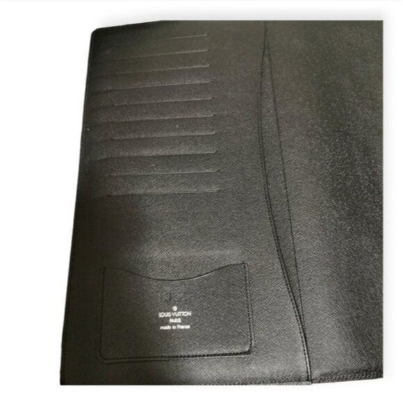 Authentic Louis Vuitton Taiga Leather Desk Agenda Cover - Picture 9 of 14